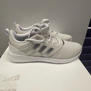 Adidas Cloudfoam Gray and White Sneakers